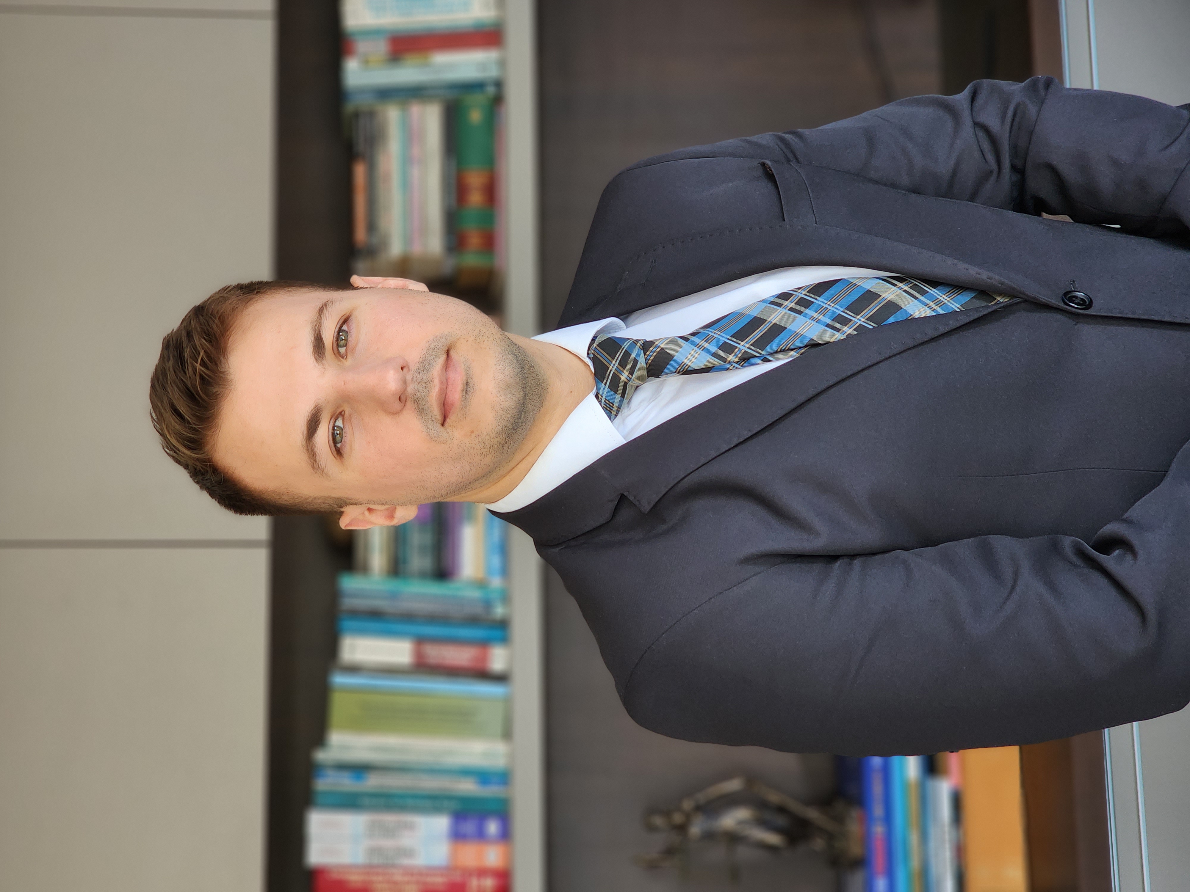 Dr. Anderson Castro R.